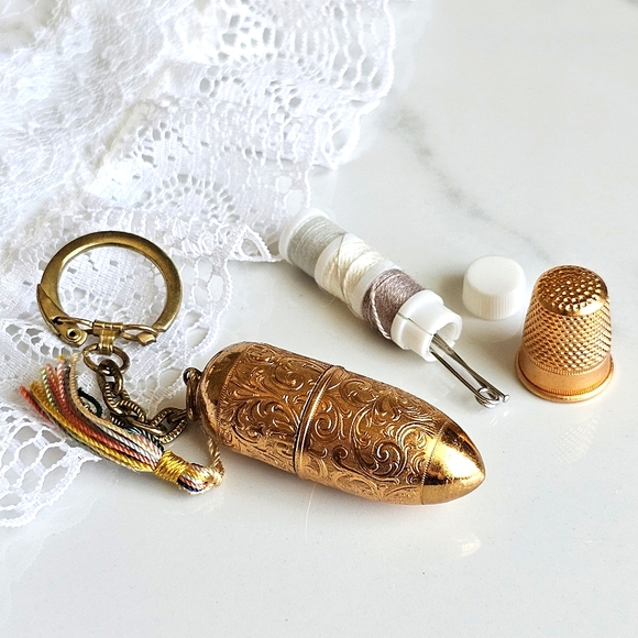 Rare Vintage Austrian Gold Tone Needle Case Sewing Kit Thimble Needle Thread - Picture 1 of 16